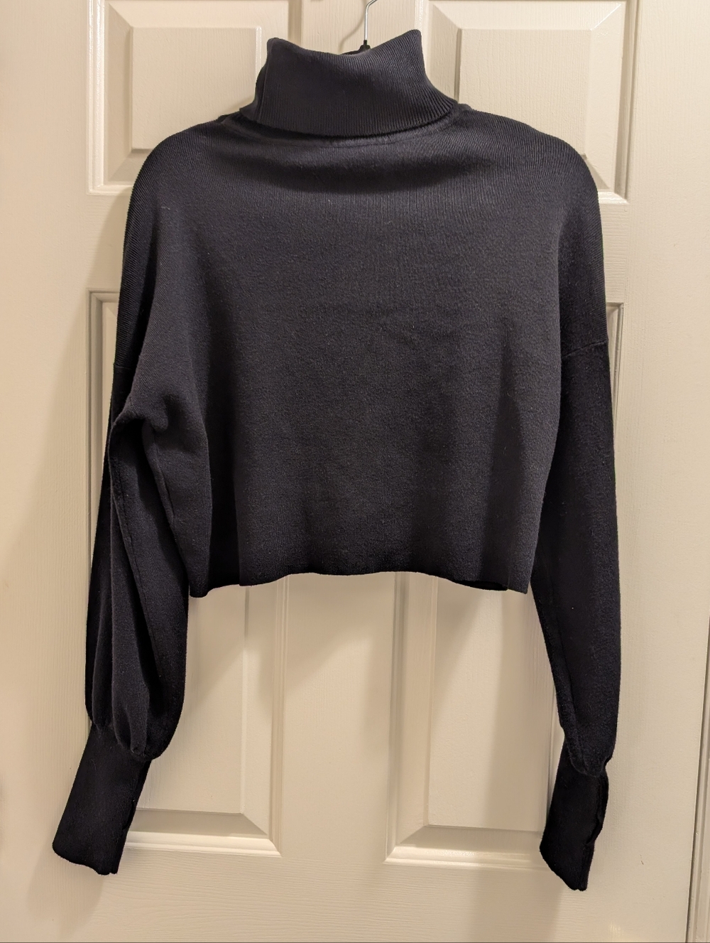 SHEIN Black Cropped Turtleneck Sweater